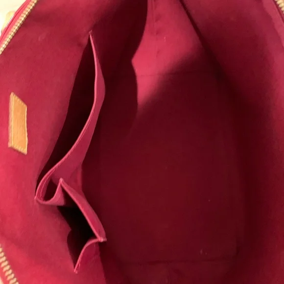 Louis Vuitton Bellevue Monogram Vernis GM Handbag - Picture 4 of 7